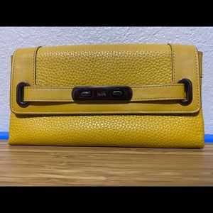 Coach Swagger Pebbled Leather Yellow (Flax) Wallet Turnlock